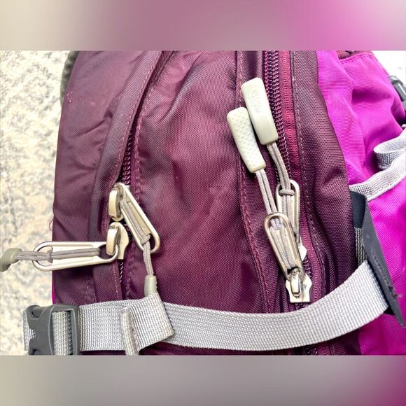 The North face Recon laptop bookbag Purple/Grey Padded Staps backpack - Picture 5 of 14